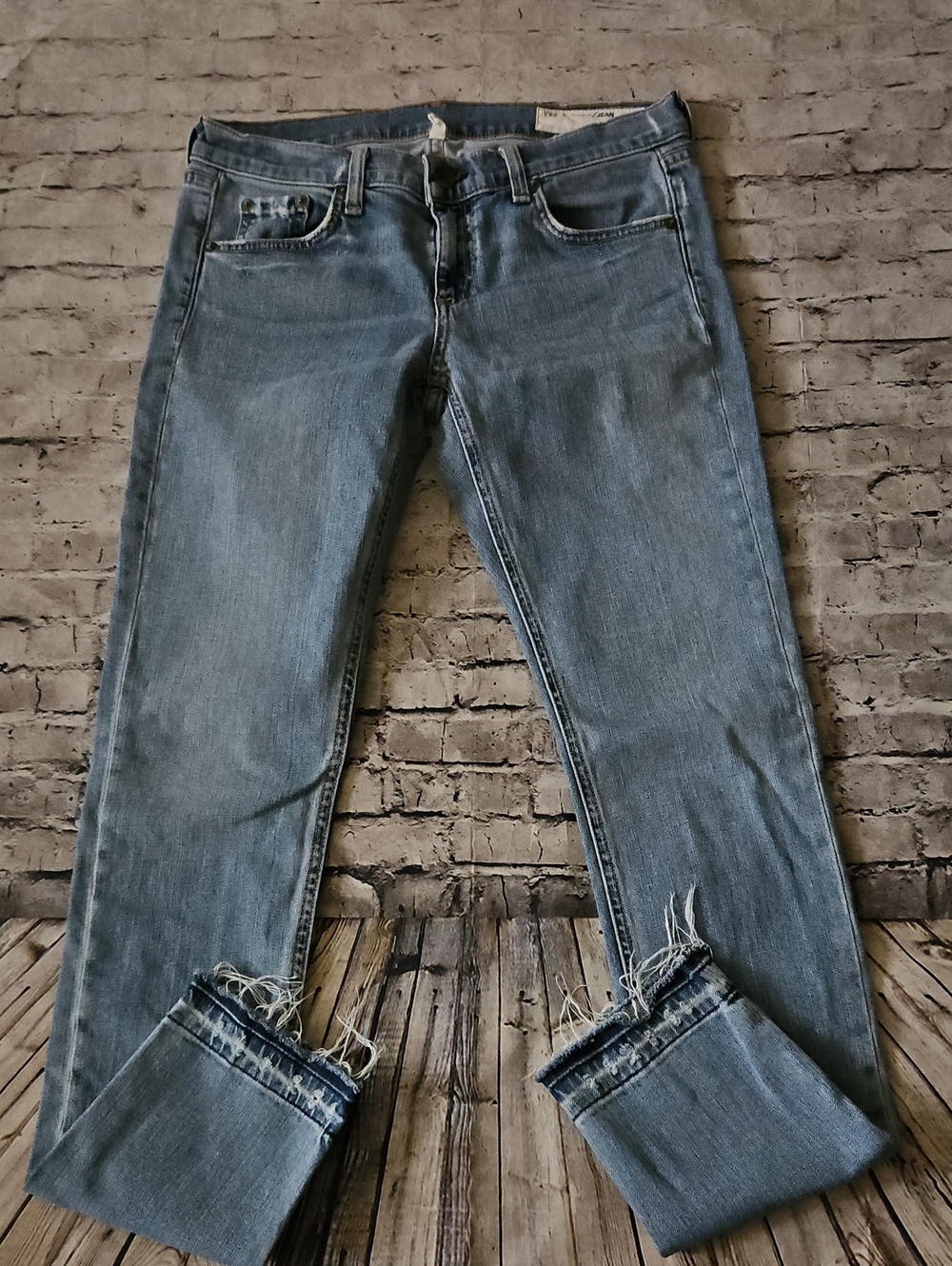 Rag & bone Dre Light Wash Raw Hem Size 26